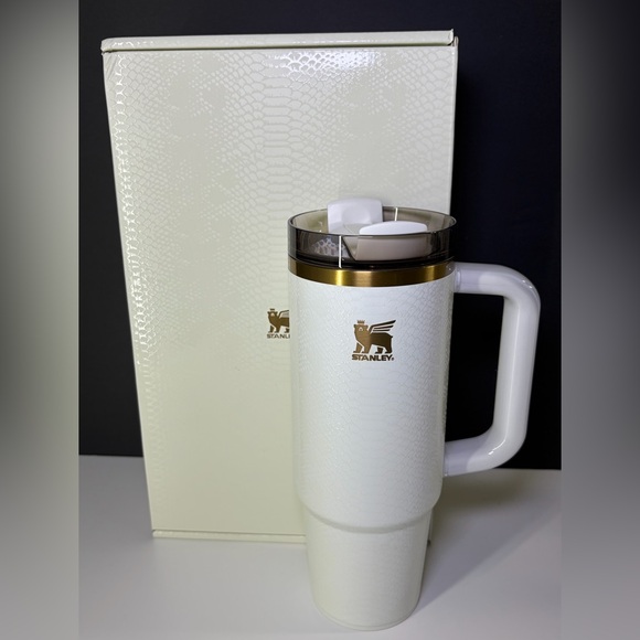 Stanley Pale Stone Snakeskin The Quencher Luxe H2.0 FlowState Tumbler 30 OZ BNIB